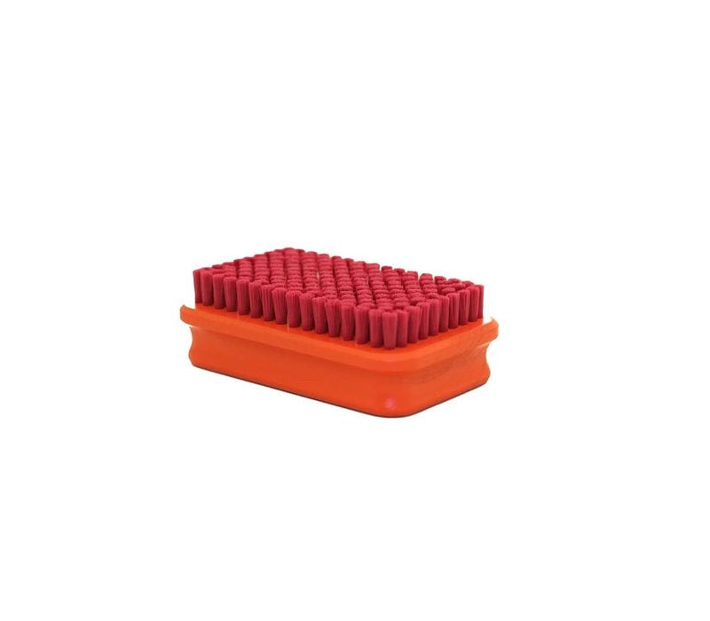 Swix Brosse rectangulaire fine en nylon rouge